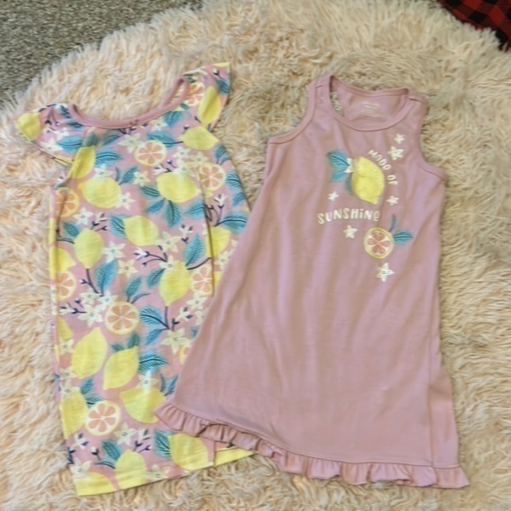 Carters lemon themed 3t pajama set. Like new condition